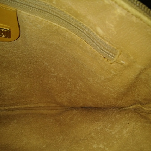 COPY - GUCCI Tan Leather Clutch - Picture 7 of 8